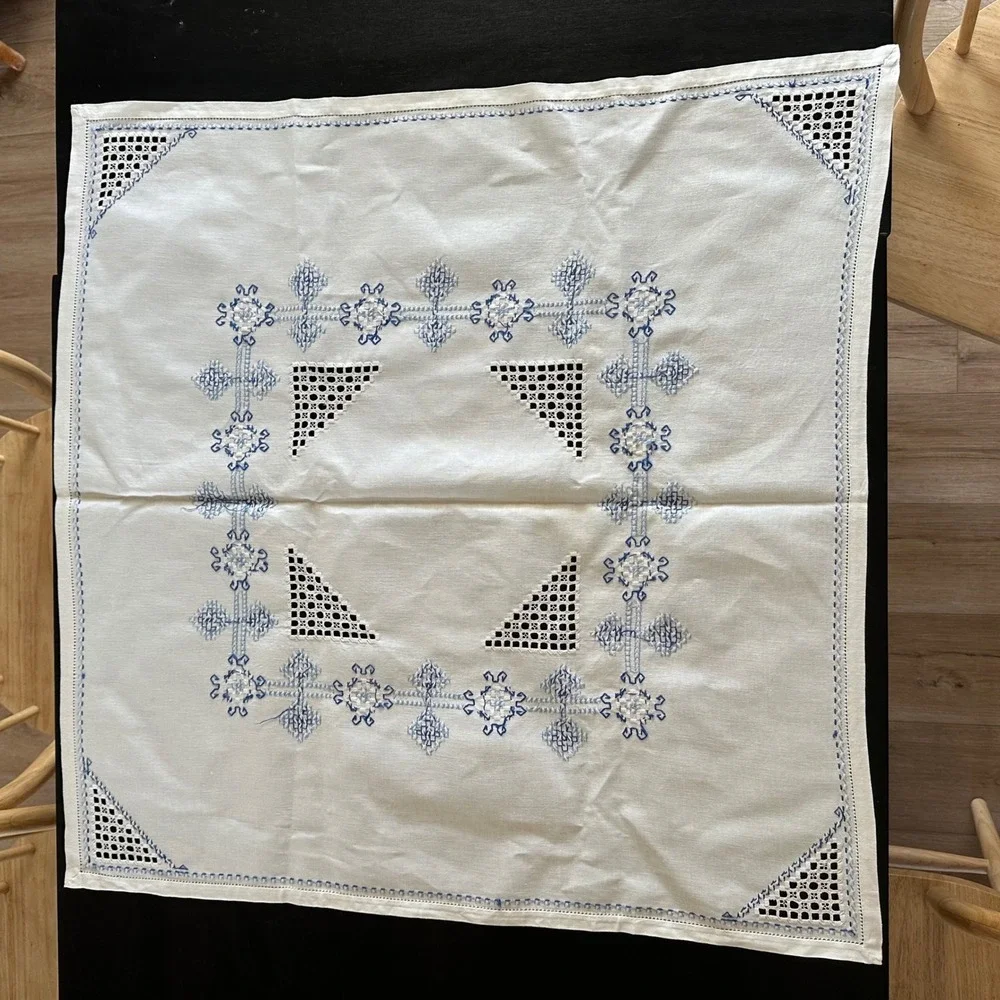 Vintage Hardanger Hand Embroidered Linen Tablecloth Blue White Square 32x32